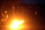 Този юнак овладява отъня още от малък