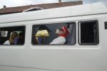 Участници и фенове пристигаха със специално наети автобуси