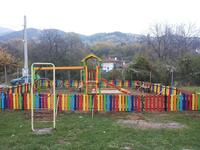 Подновената детска площадка на ул. Гагарин