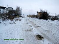 Състояние на пътя в събота следобед на входа на село Кладница