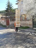 Станко пренася щайги в Кладница